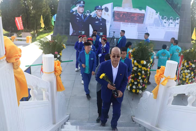 1759218359984698.jpg w4.jpg